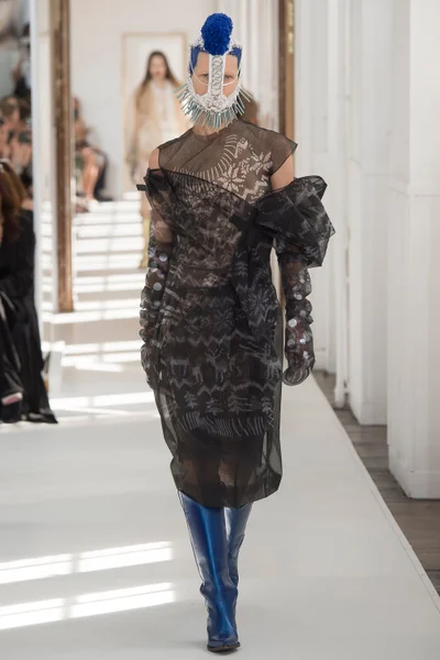 Look 19